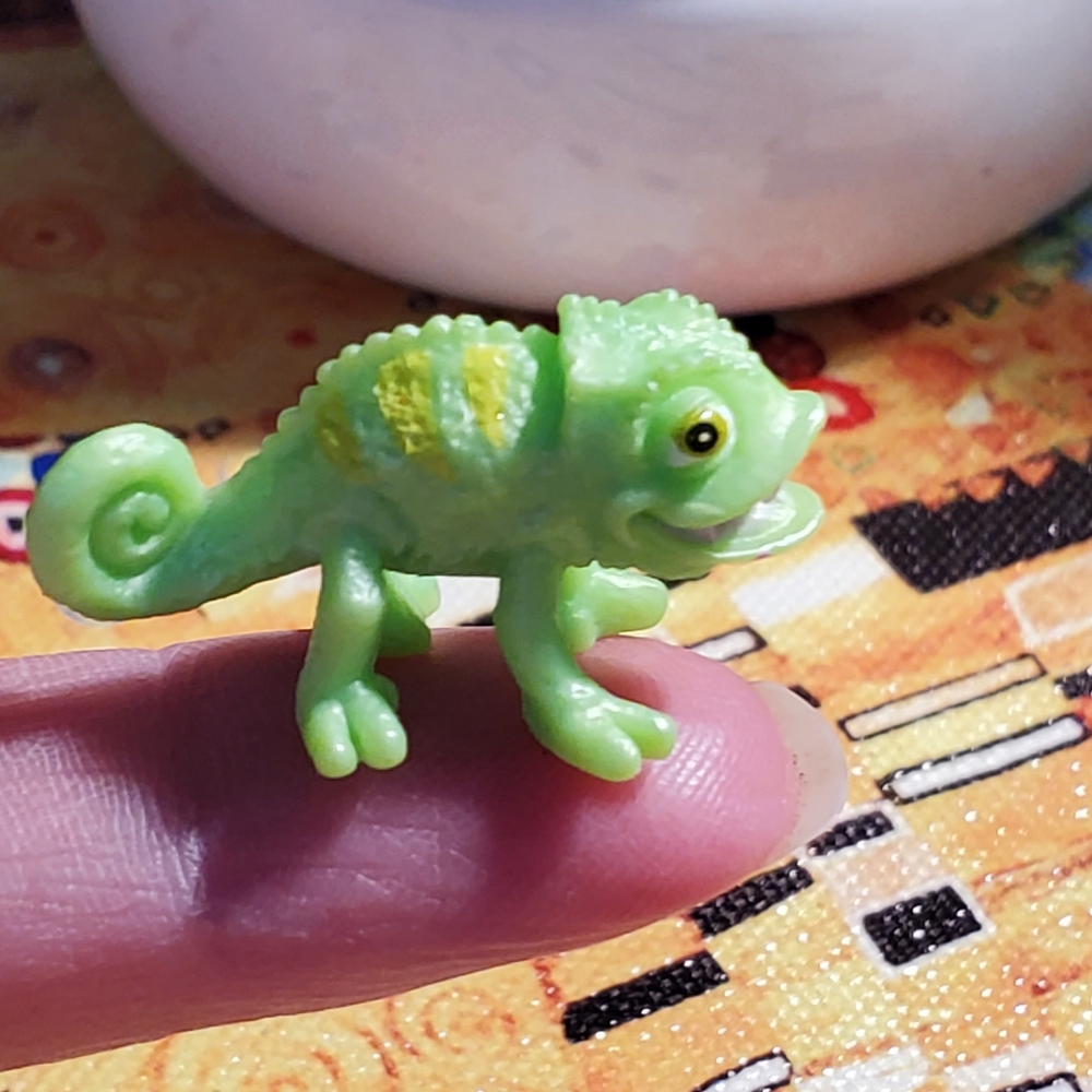 Rapunzel's pet Chameleon PASCAL miniature